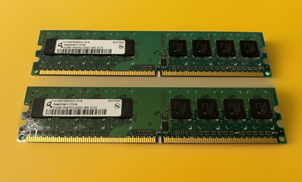 Infineon HYS64T64000HU-3S-B 512MB 1Rx8 DDR2-667 PC2-5300U-555-12-D0 Memory