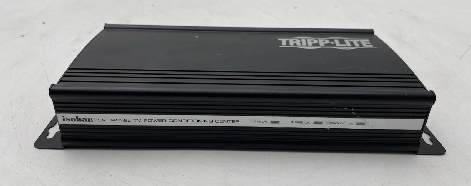 Tripp-Lite AV2FP Isobar Flat-TV Power Conditioning Center