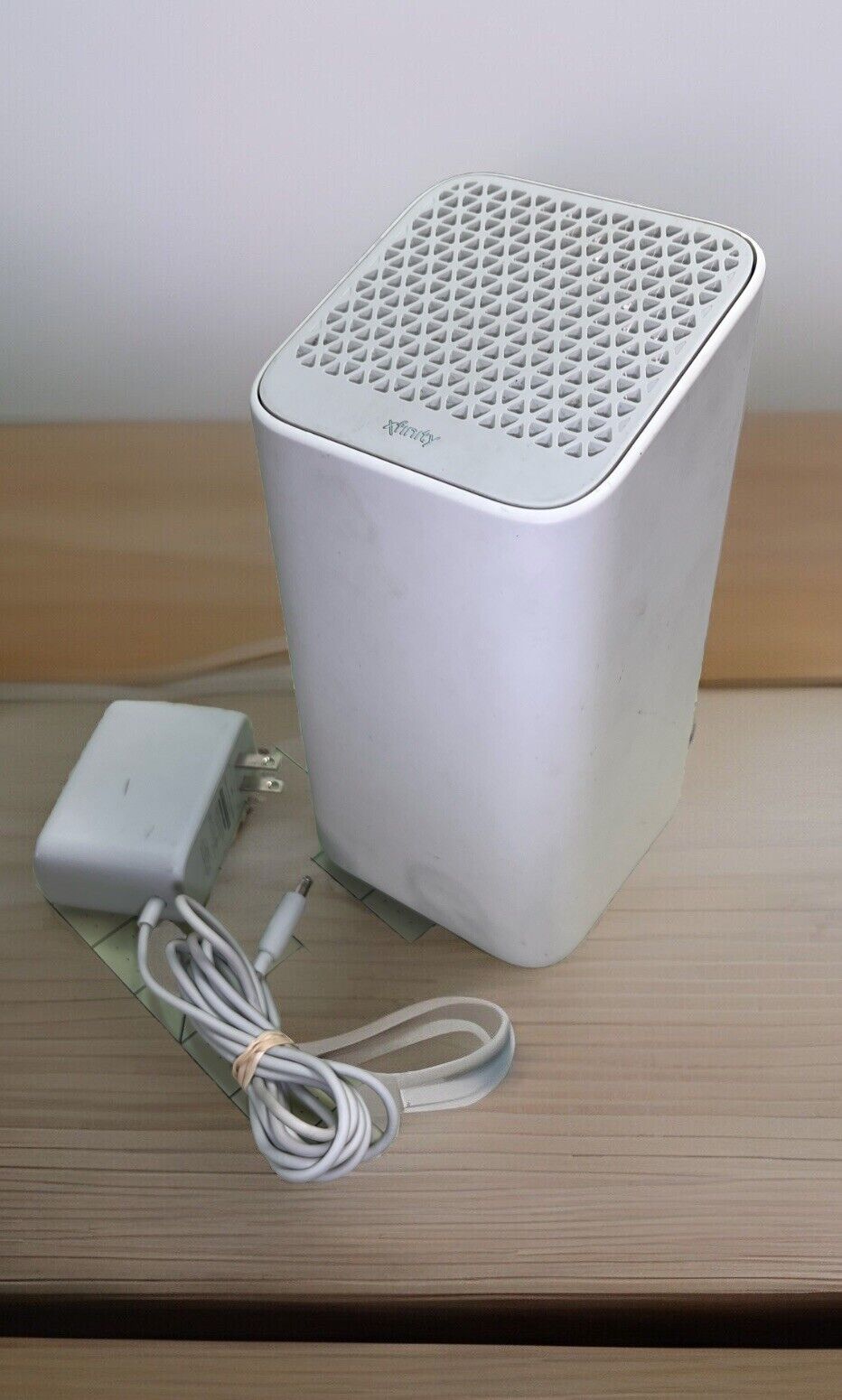 Comcast Xfinity XB7-T GIGABIT Modem WiFi Router w/ Power Cord White