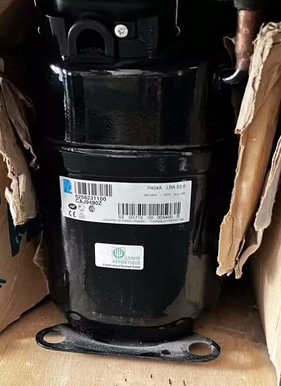 1Pcs New Refrigerator compressor CAJ9480Z 220V