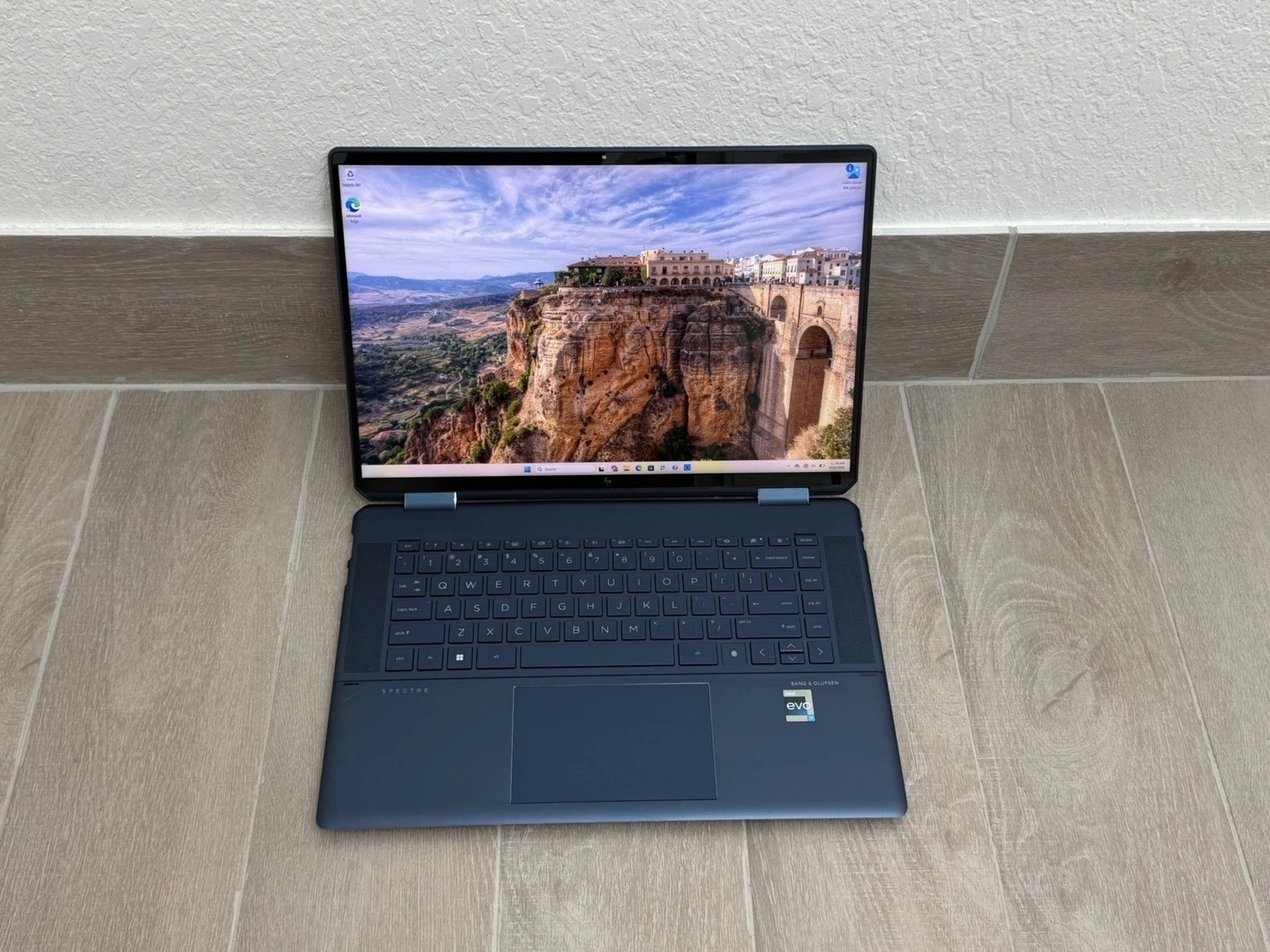 HP Spectre X360 16-F1013DX 16" 3K Touch Laptop Core i7-12700H 16GB RAM 512GB