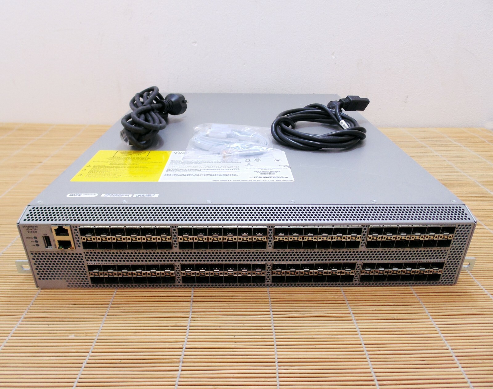 Cisco DS-C9396S-K9 MDS 9396S 16G FC switch 96 active ports License Chassis only