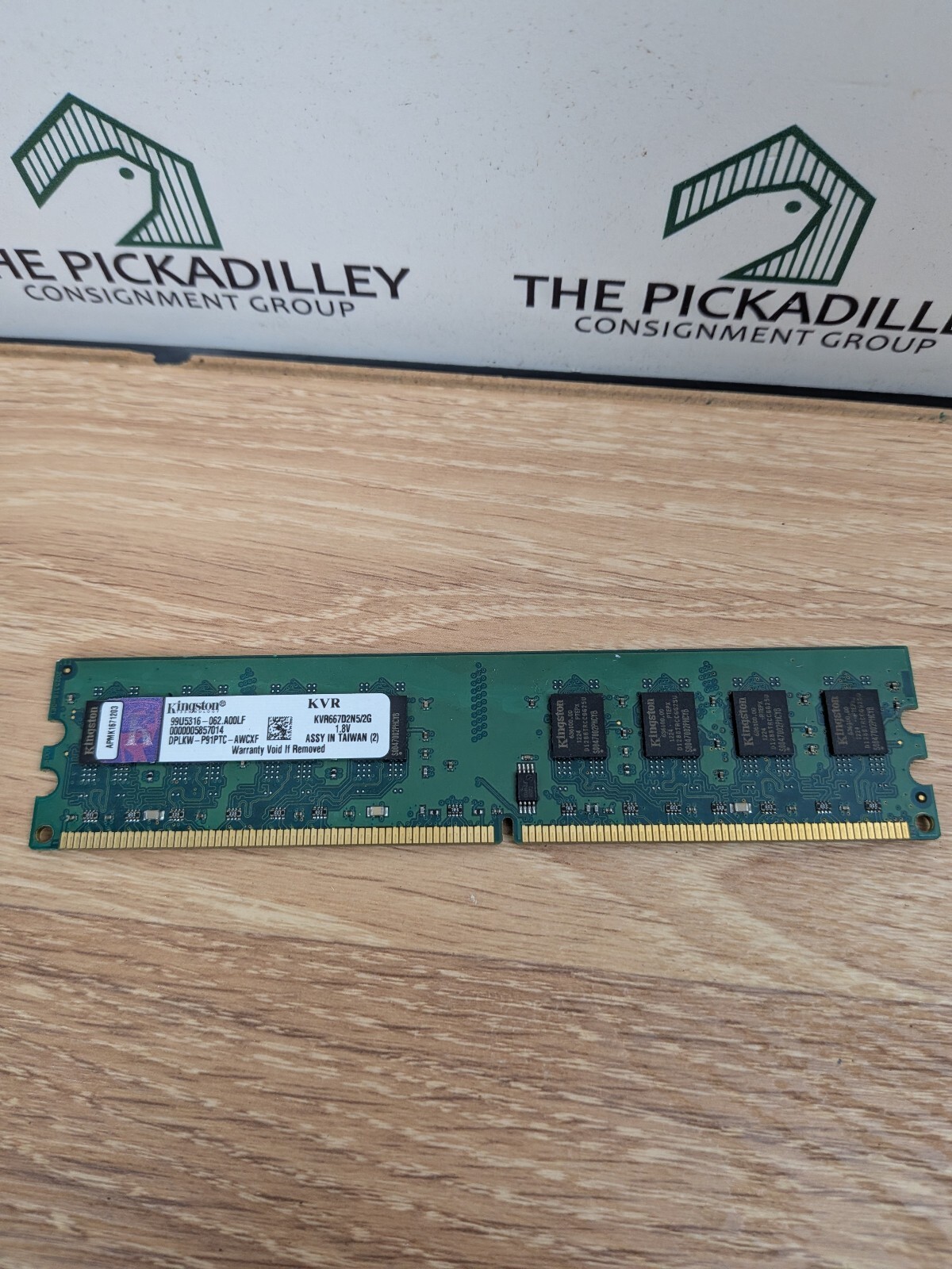 Kingston KVR DDR3 SDRAM Desktop Memory 2GB Module Green PCB