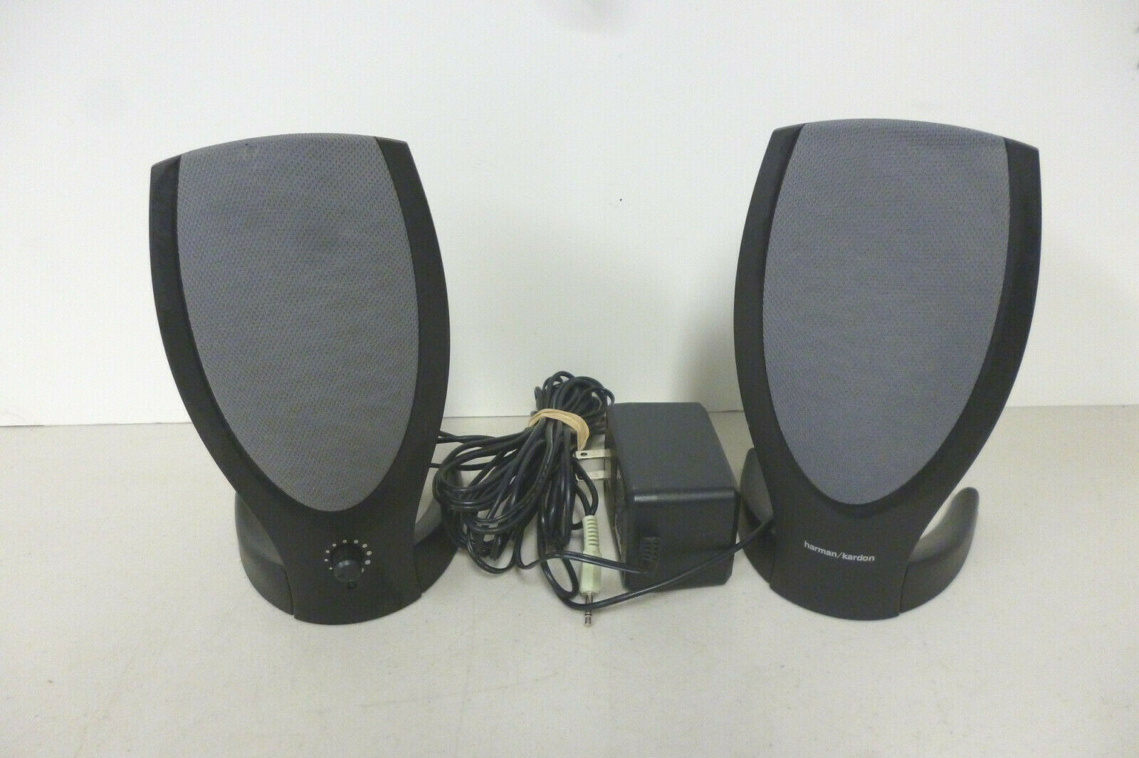 Pair Of Harman Kardon Rev A00 Computer Speakers