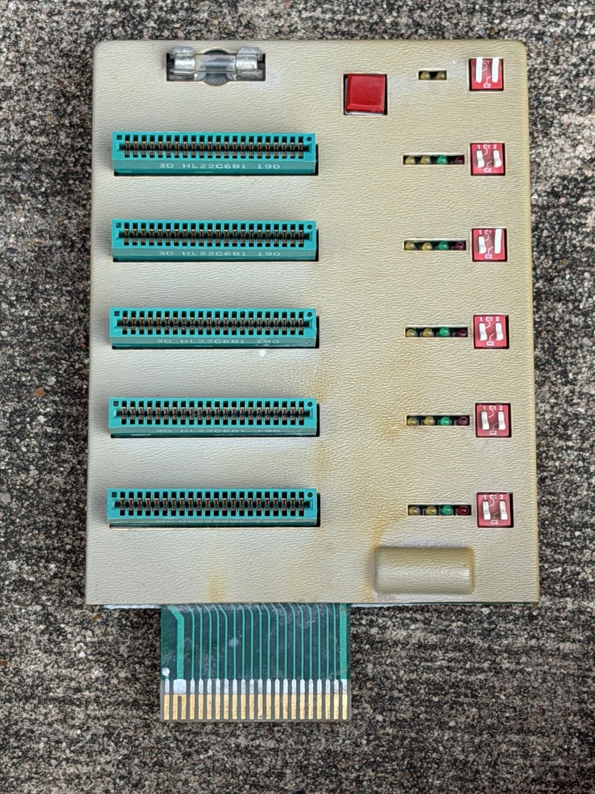 CARDBOARD 5 FIVE SLOT EXPANSION INTERFACE FOR COMMODORE 64 UNTESTED