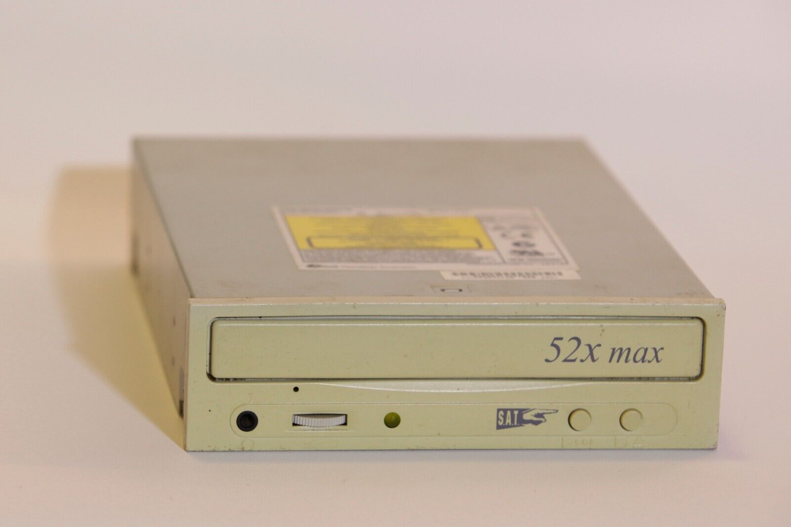 52x max CD-ROM IDE Drive with Audio CD Playback