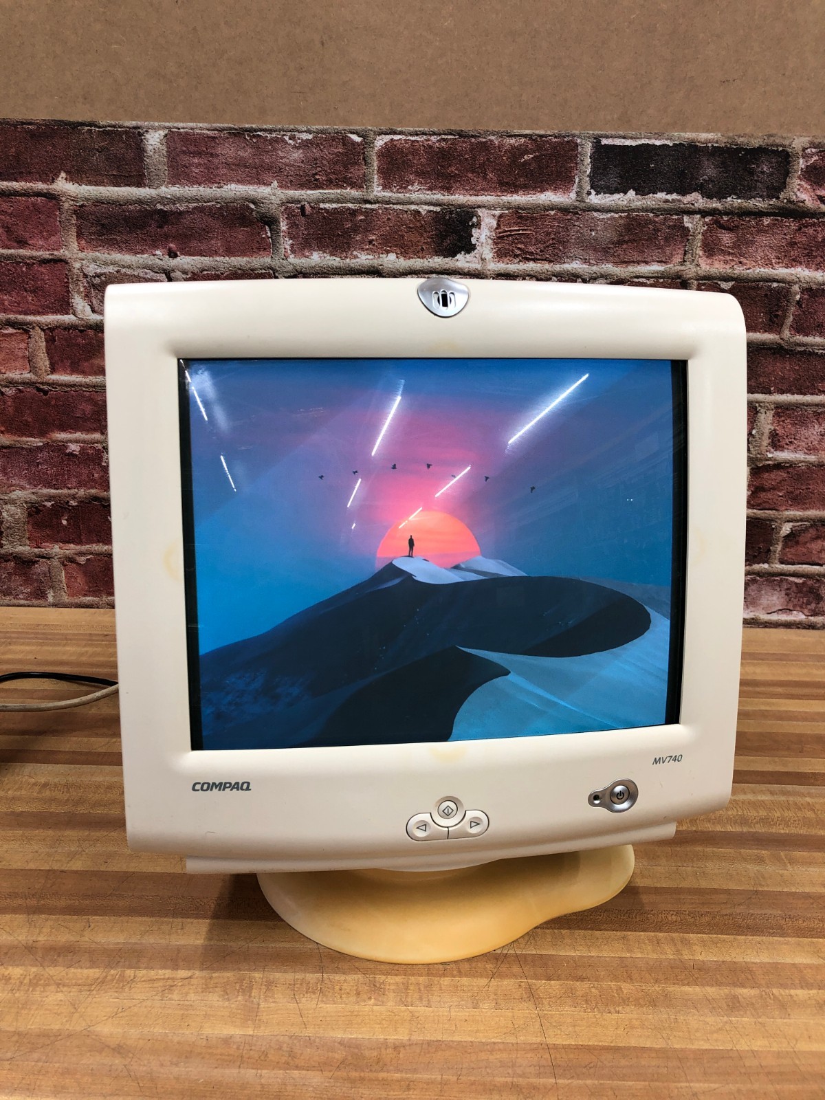 Compaq MV740 17" CRT Computer Monitor for Retro Gaming 1280 x 1024