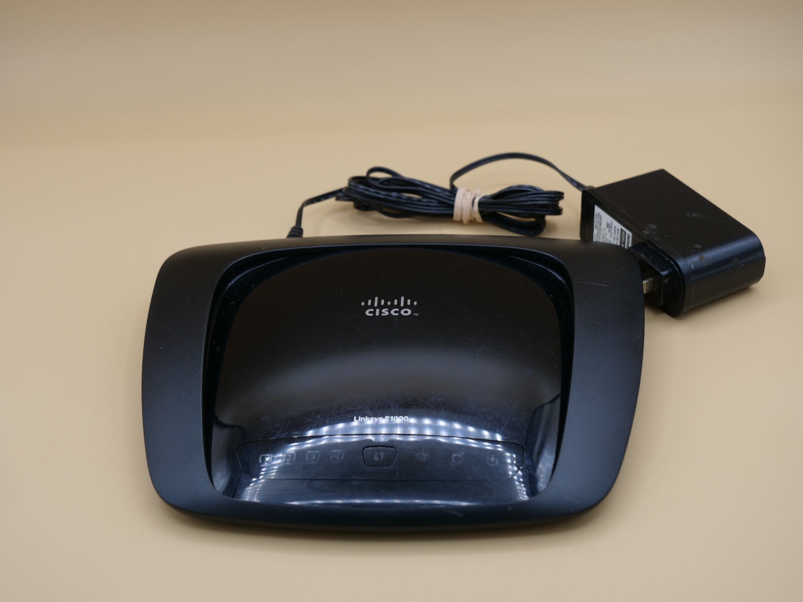 Cisco Linksys E1000 Wireless Router 4 Port