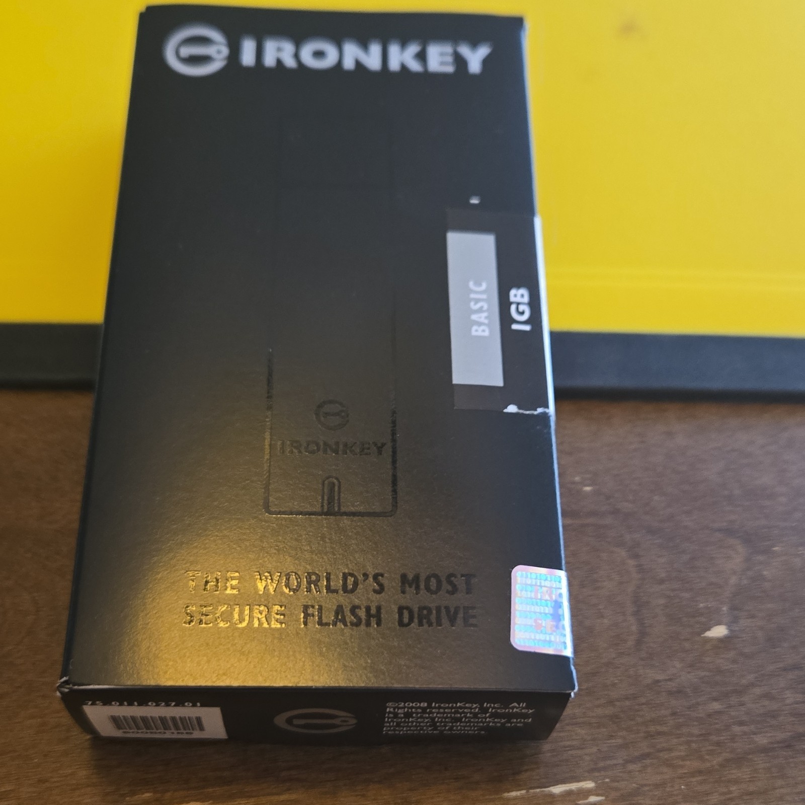 1  Ironkey Basic Encrypted USB drive S200 1GB D2-S200-S02-3FIPS - NEW