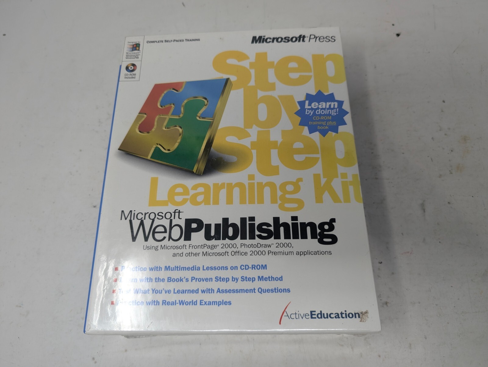 WEB PUBLISHING STEP BY STEP LEARNING KIT By Microsoft Press 2000 (238)