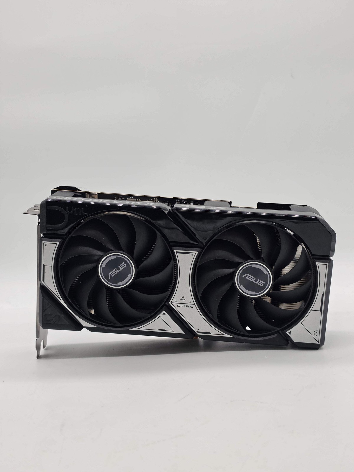 ASUS Dual GeForce RTX 5060 OC 8GB GDDR7 PCIe 5.0 Graphics Card Gaming PC Used