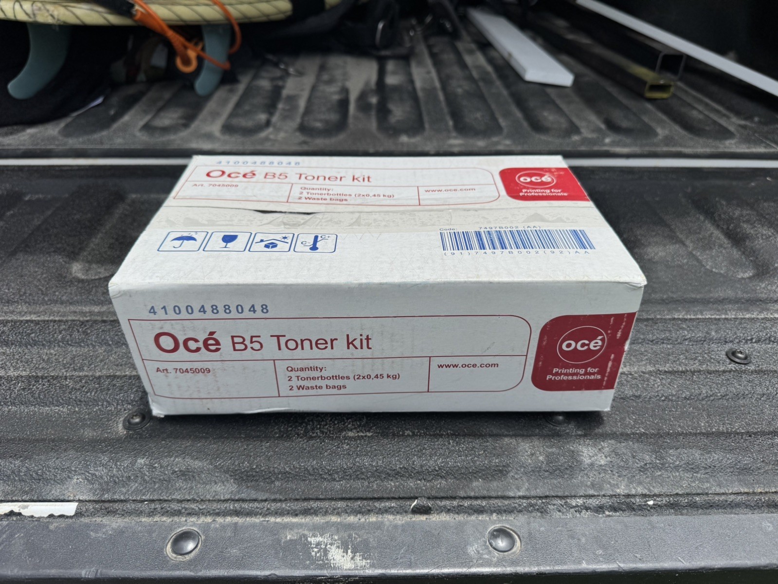 Oce B5 25001843 (7045009) Toner Kit 2 Bottles For 9600 TDS300 TDS600 Genuine New