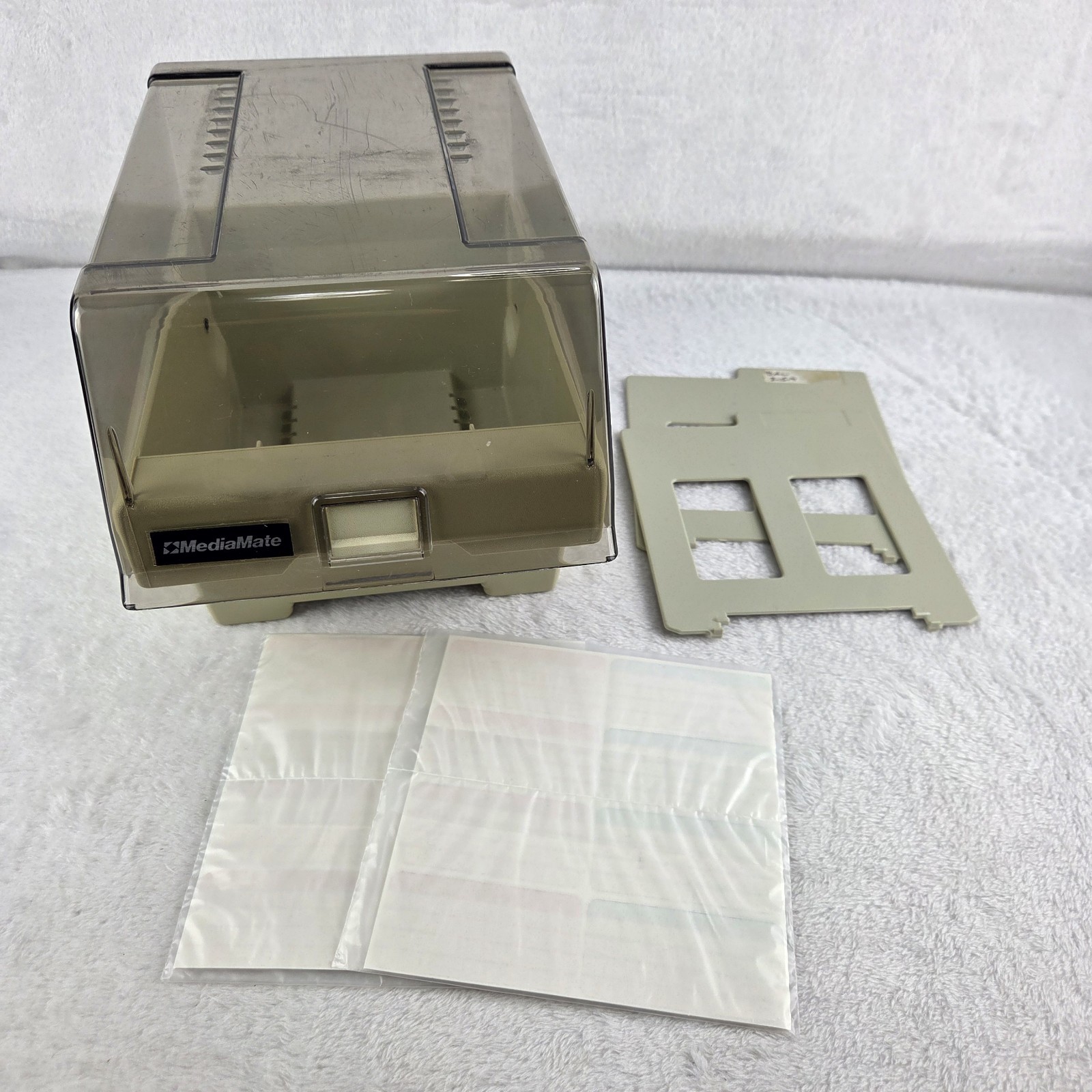 MediaMate Vintage 5.25" Floppy Disk Plastic Storage Case Caddy w/ 2 Dividers