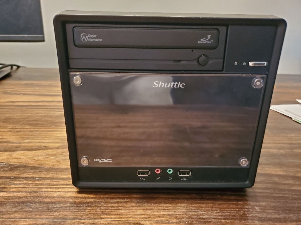 Shuttle XPC AMD Athlon II X2 260 3.2 Ghz 4 GB RAM DVD Writer Linux Fedora PC