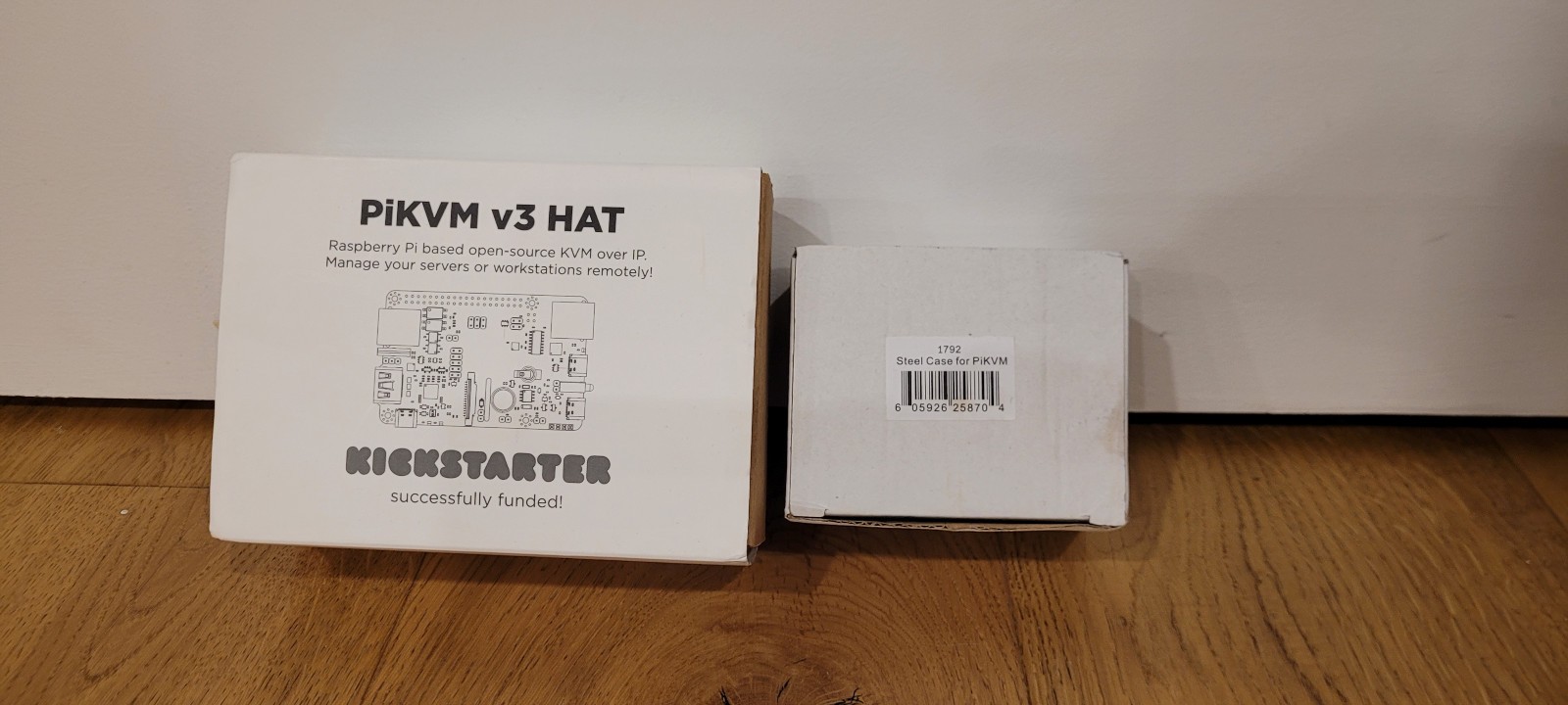 PiKVM v3 HAT + Official PiKVM metal case (kickstarter exclusive)
