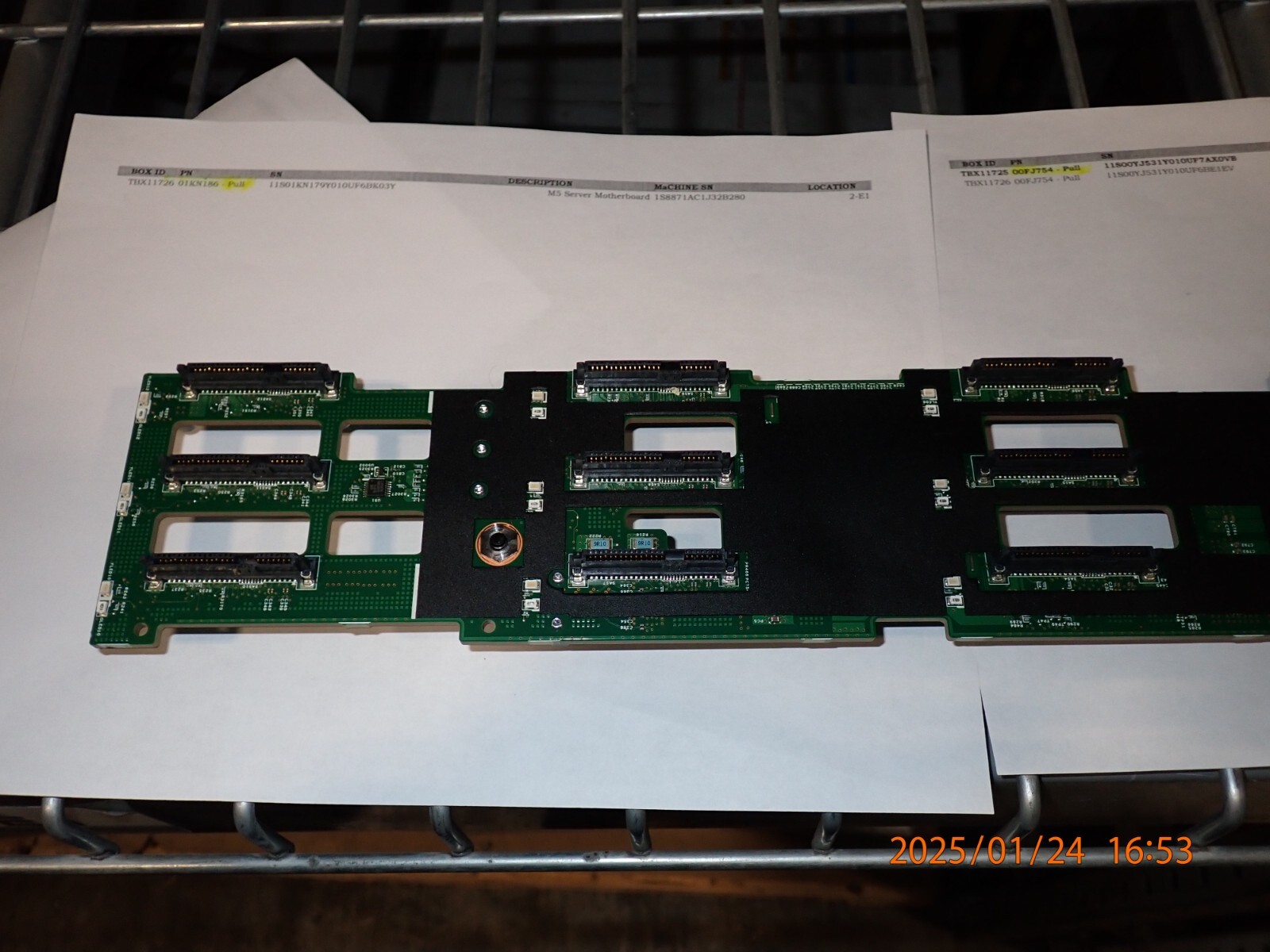 IBM 00FJ754 LENOVO 3.5" Backplane Interface x3650 M5 Server Storage