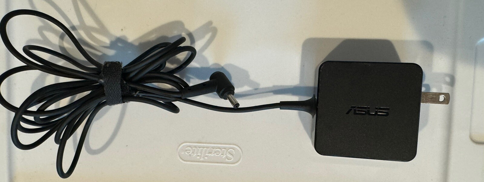 Asus AC Adaptor AD890326 Type 010LF 100-240v~50/60Hz 0.8A DC19V