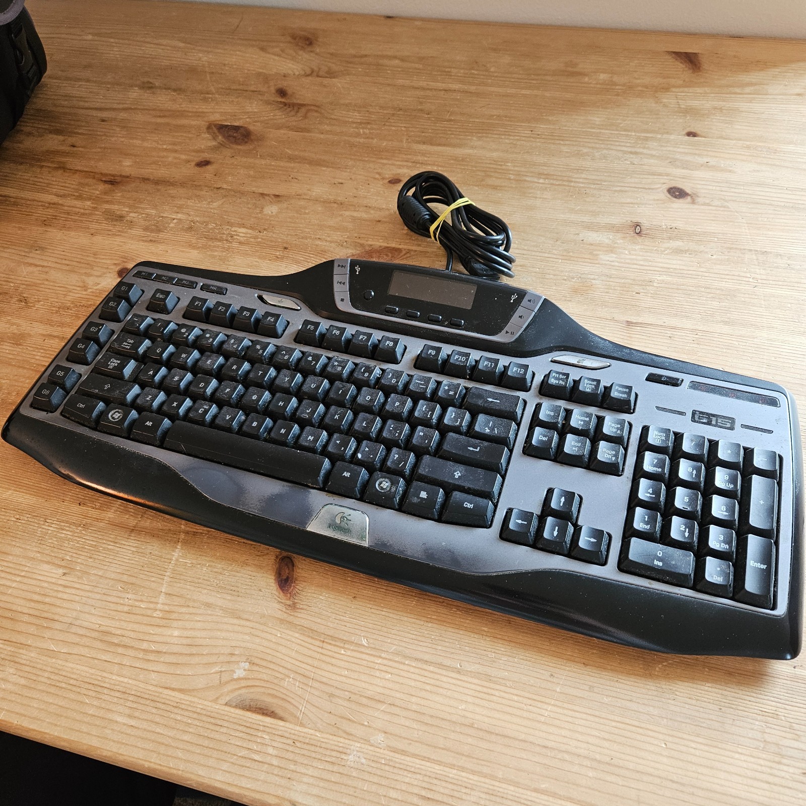 Logitech G15 USB Wired Gaming Keyboard Black QWERTY LCD Display PC Desktop