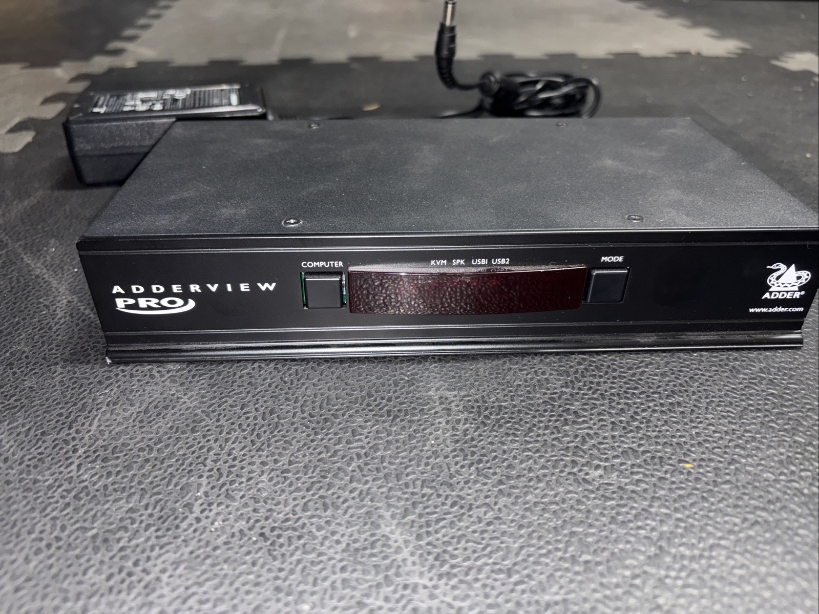 Adder AV4PRO-DVI-US 4-Port DVI KVM Switcher Dual-Link DVI-I USB 2.0 5MP