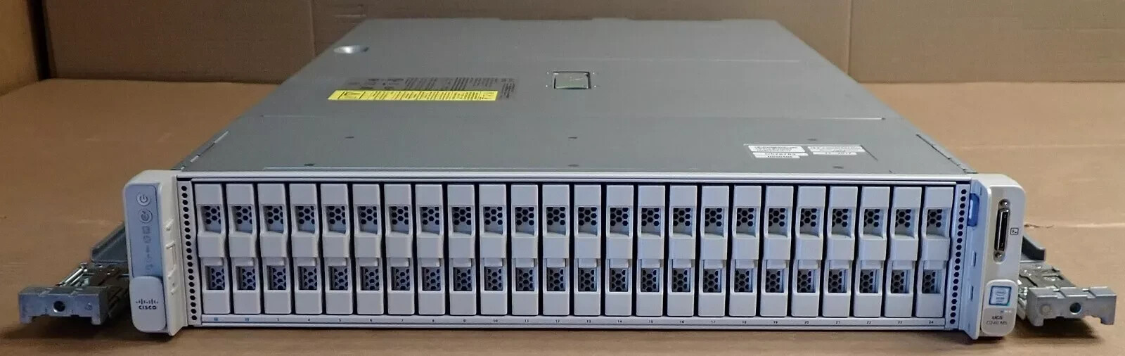 Cisco UCS C240 M5 CTO 2U Server 1-2 2nd Gen Scalable CPU 24-DIMM 24x 2.5" Bay