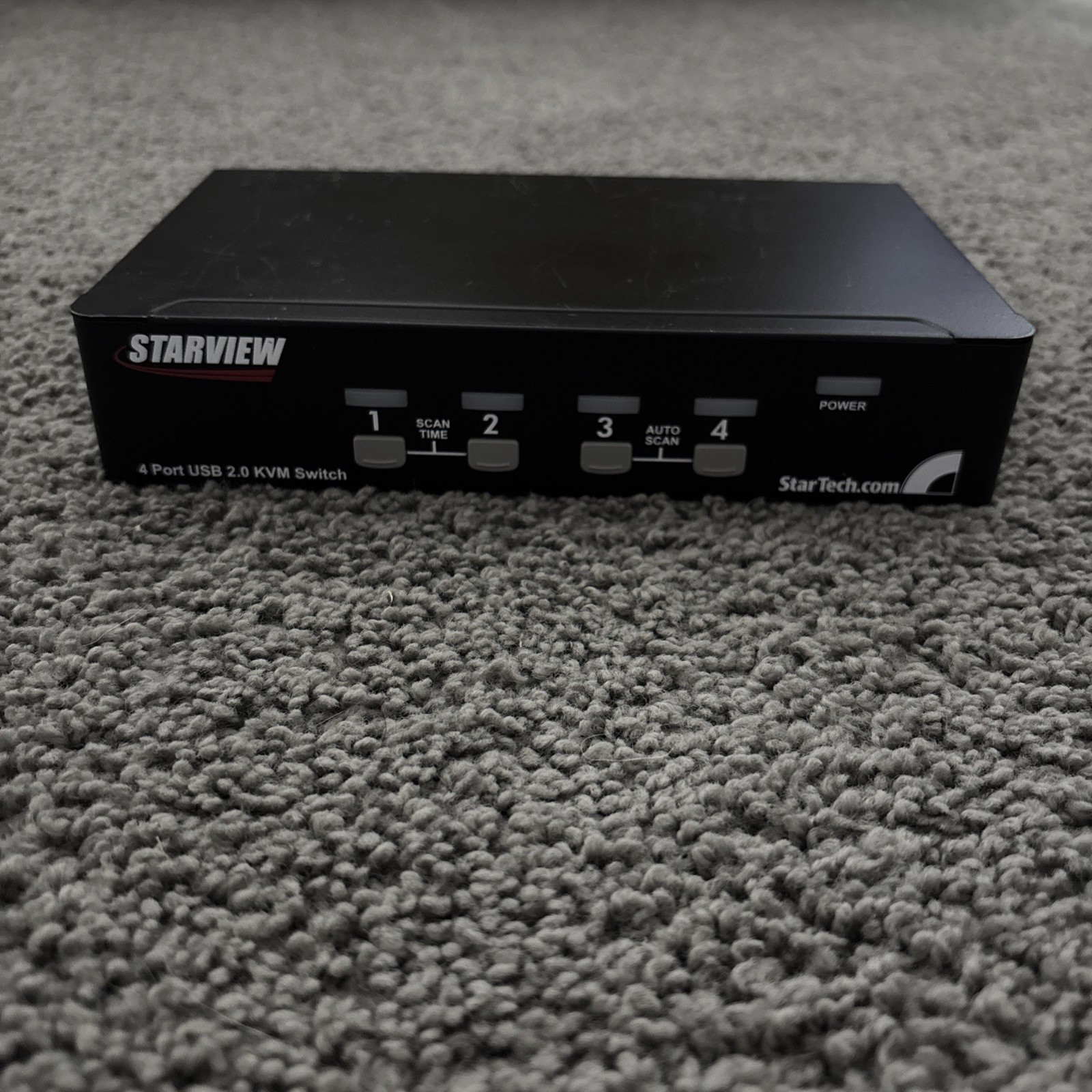 StarTech.com  (SV431USBAE) 4-Ports Rack-Mountable KVM Switch