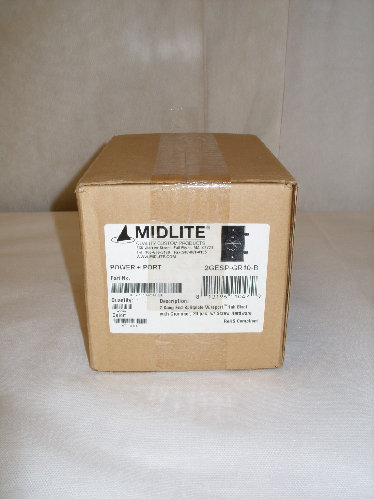 20 Midlite 2-Gang End SplitPlate Wireport Half With Grommet (Black) 2GESP-GR10-B