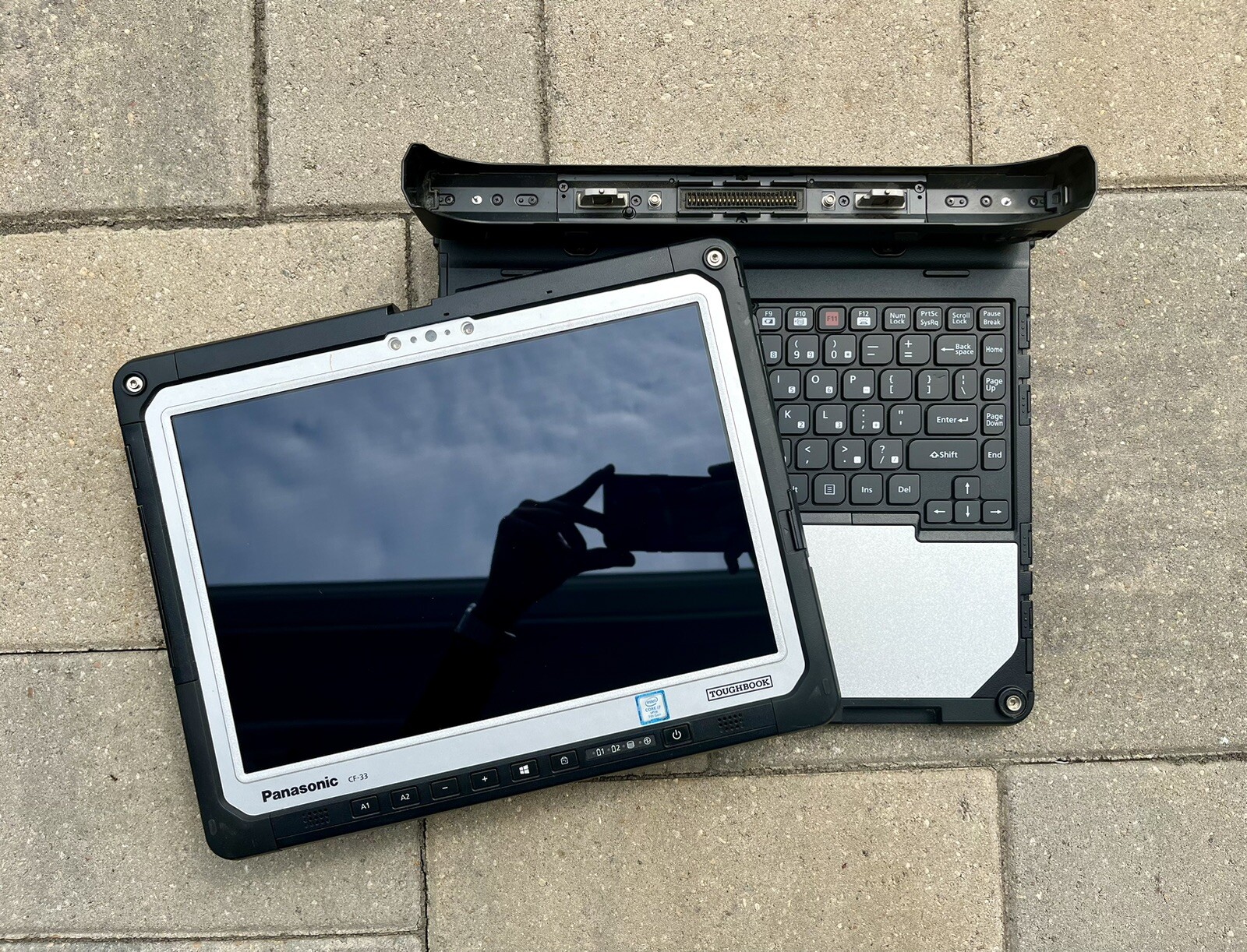 Panasonic Toughbook CF-33 2.80GHz Win 10 pro Core i7-7600U 16GB RAM 512GB SSD