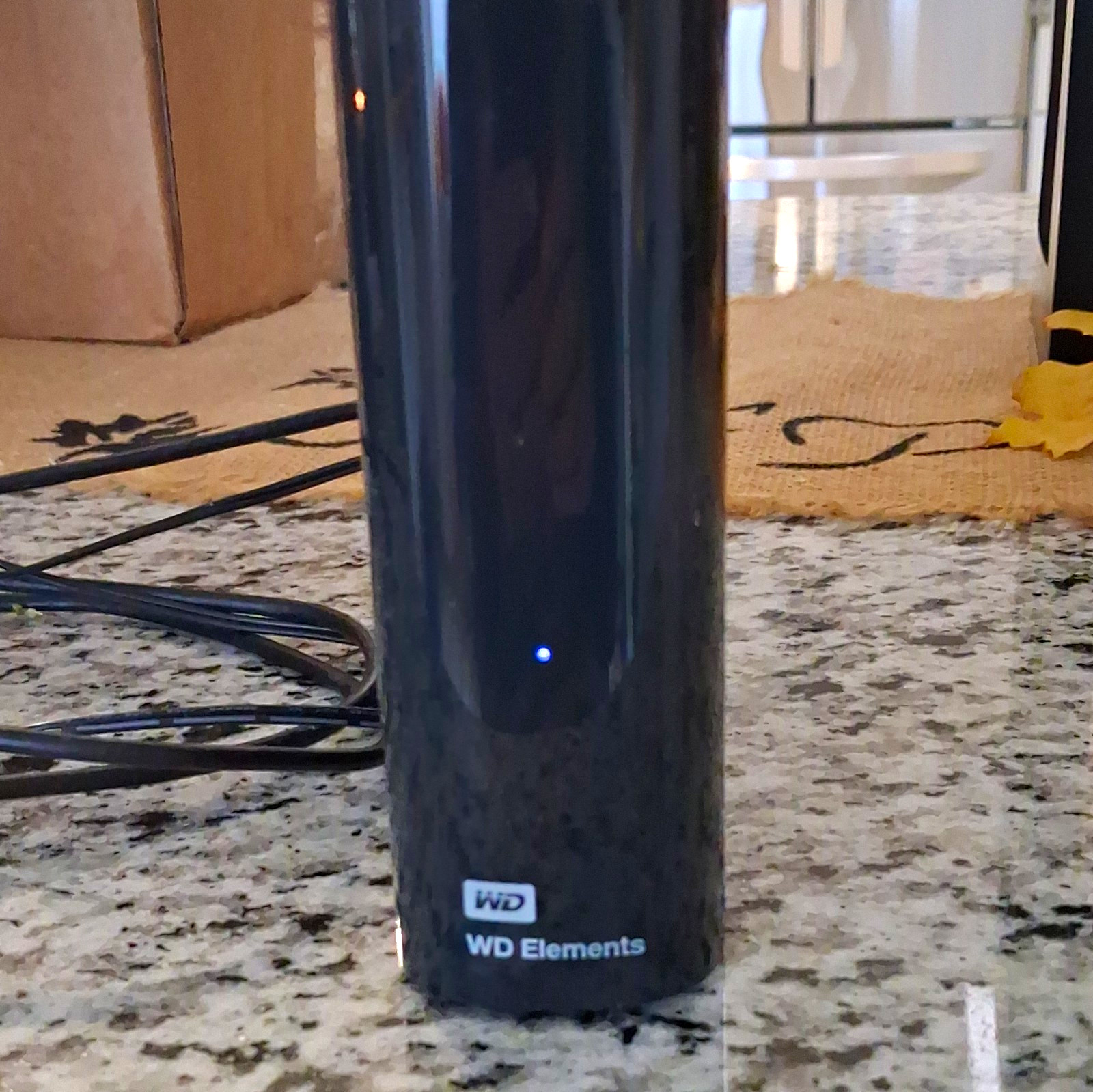 western digital wd elements desktop external hdd black 4tb w/ indication light