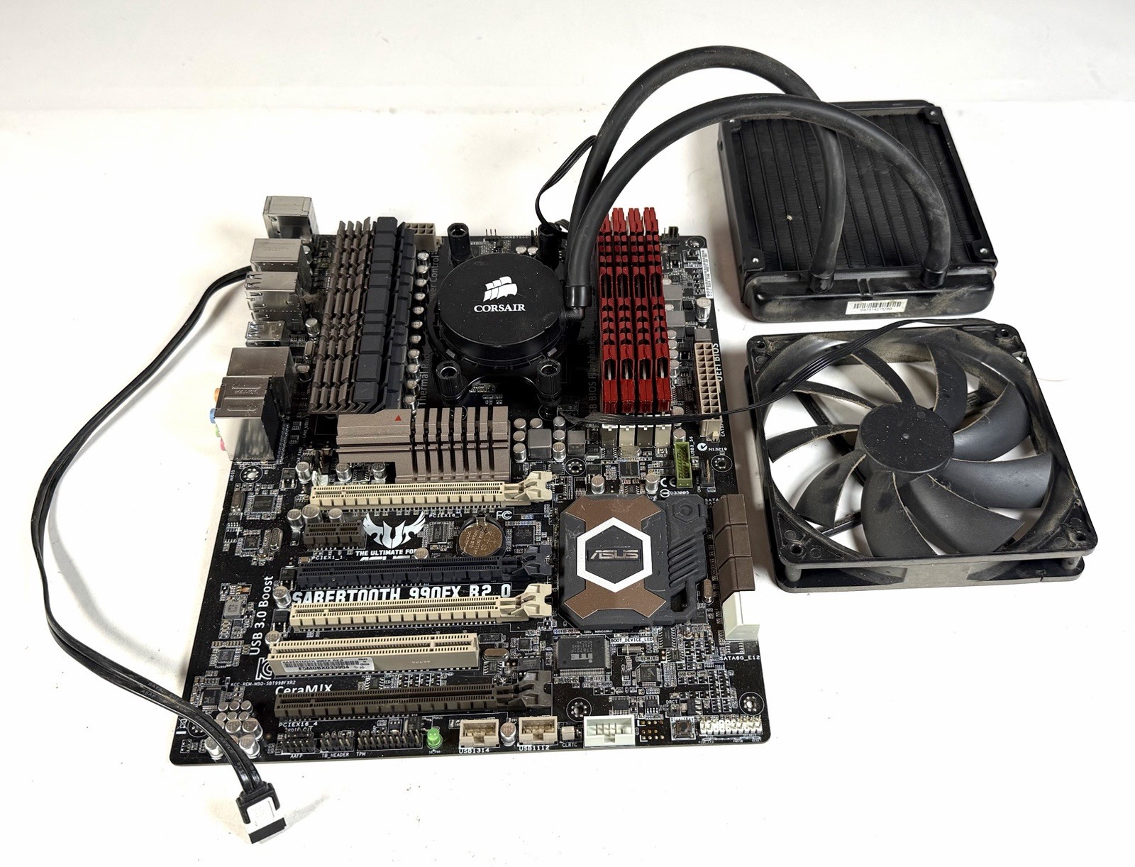 ASUS Sabertooth 990FX R2.0 Motherboard