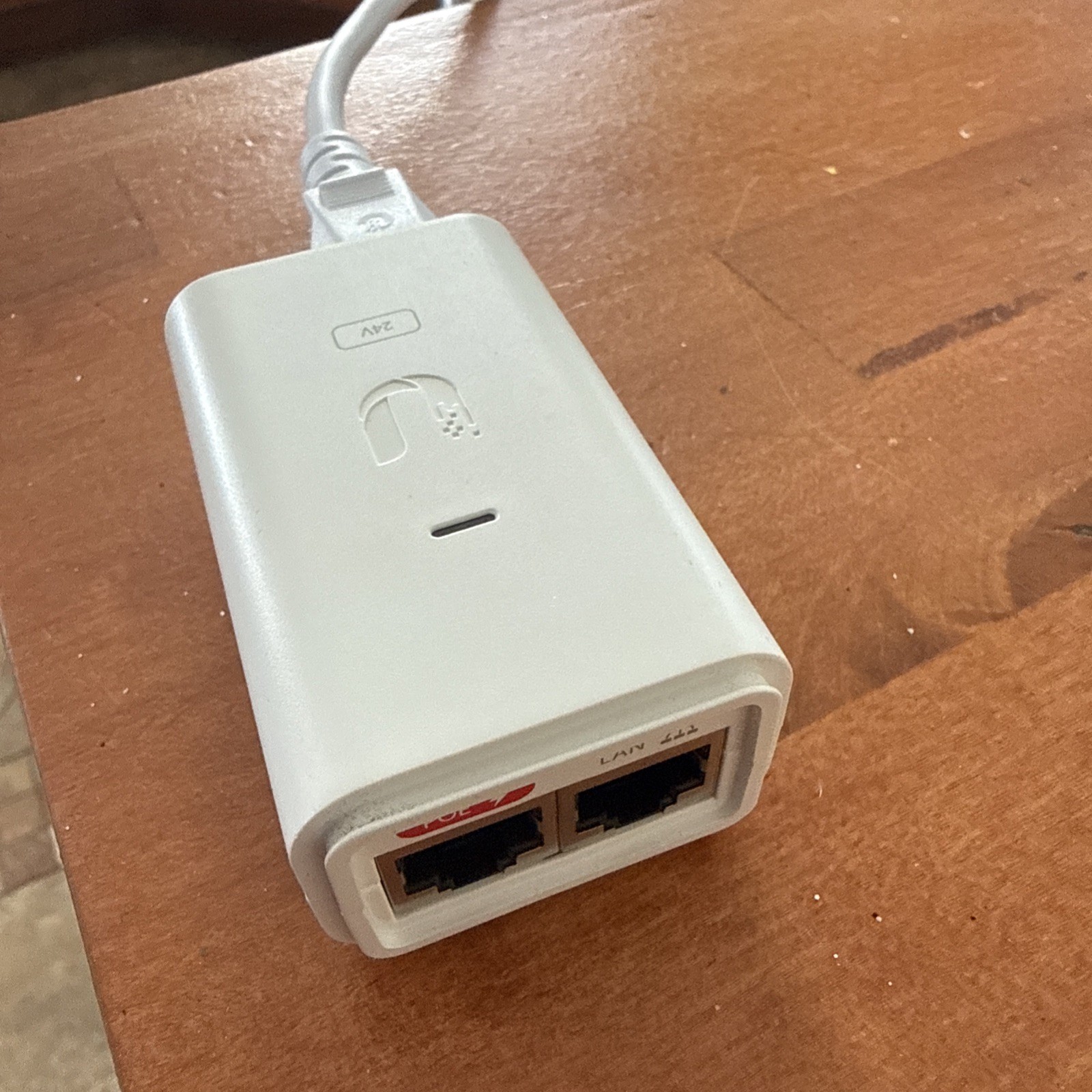 Ubiquiti POE-24-7W-G-WH PoE Injector with power supply cord