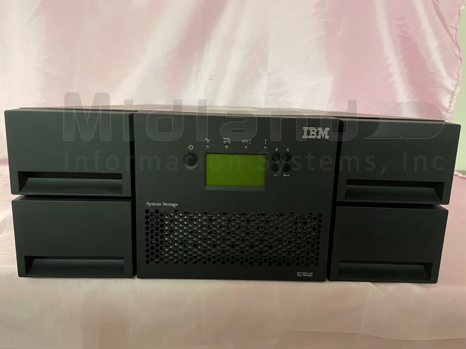 IBM TS3200 Tape Library 3573-L4U no drives/can add