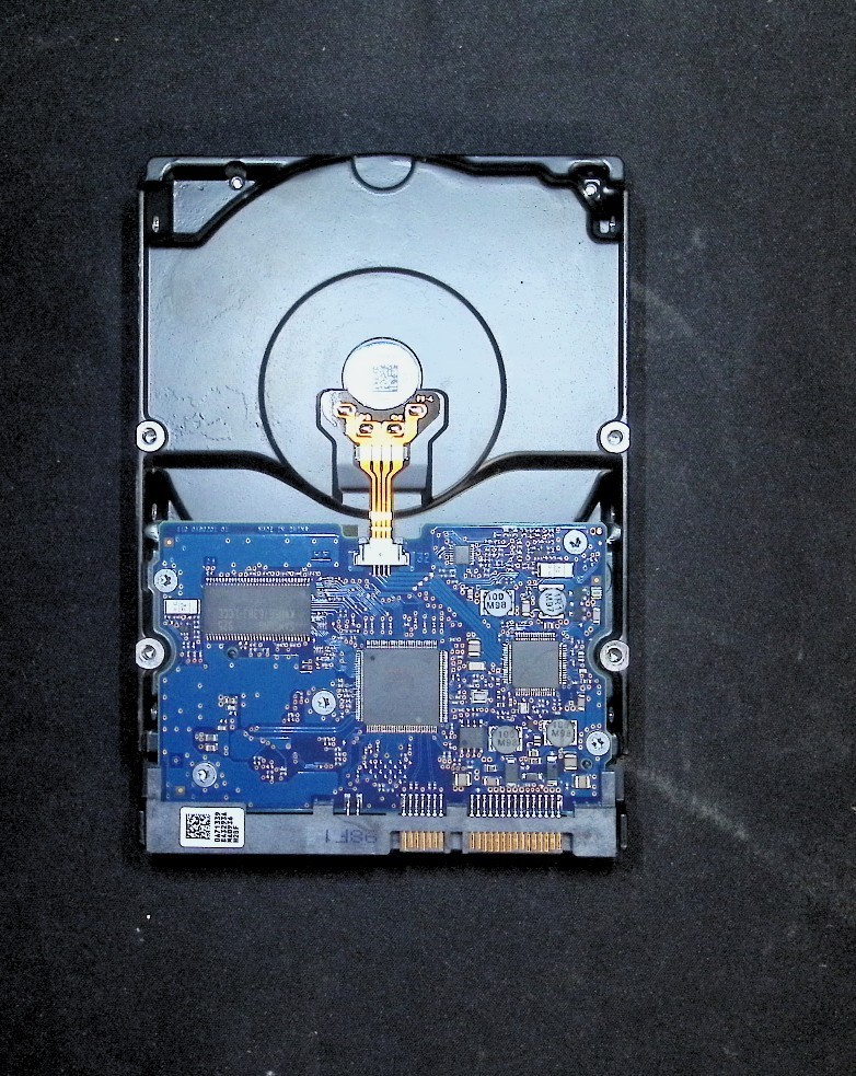 Hitachi Deskstar 7K2000 2TB 3.5-inch Desktop Internal Hard Drive (Model: HDS7220