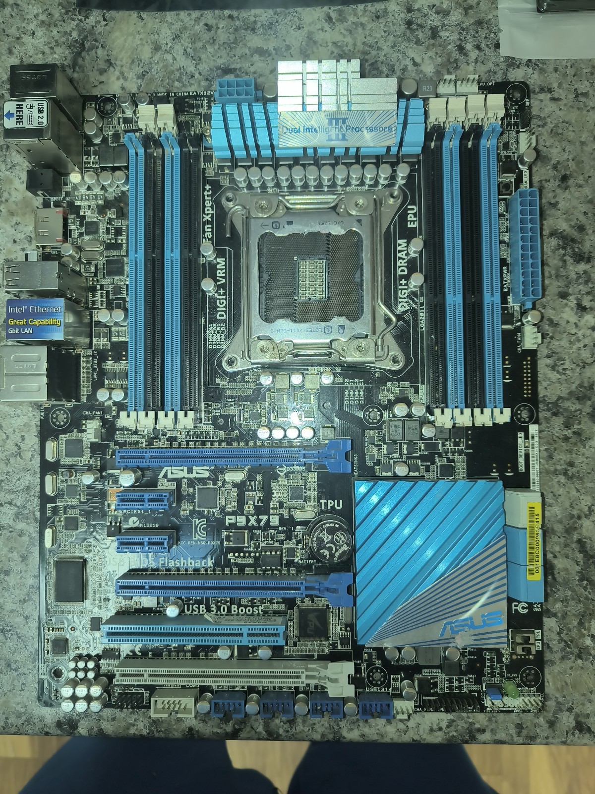 ASUSTeK COMPUTER P9X79 Pro, Socket 2011, Intel (90-MIBH40-G0AAY00Z) Motherboard
