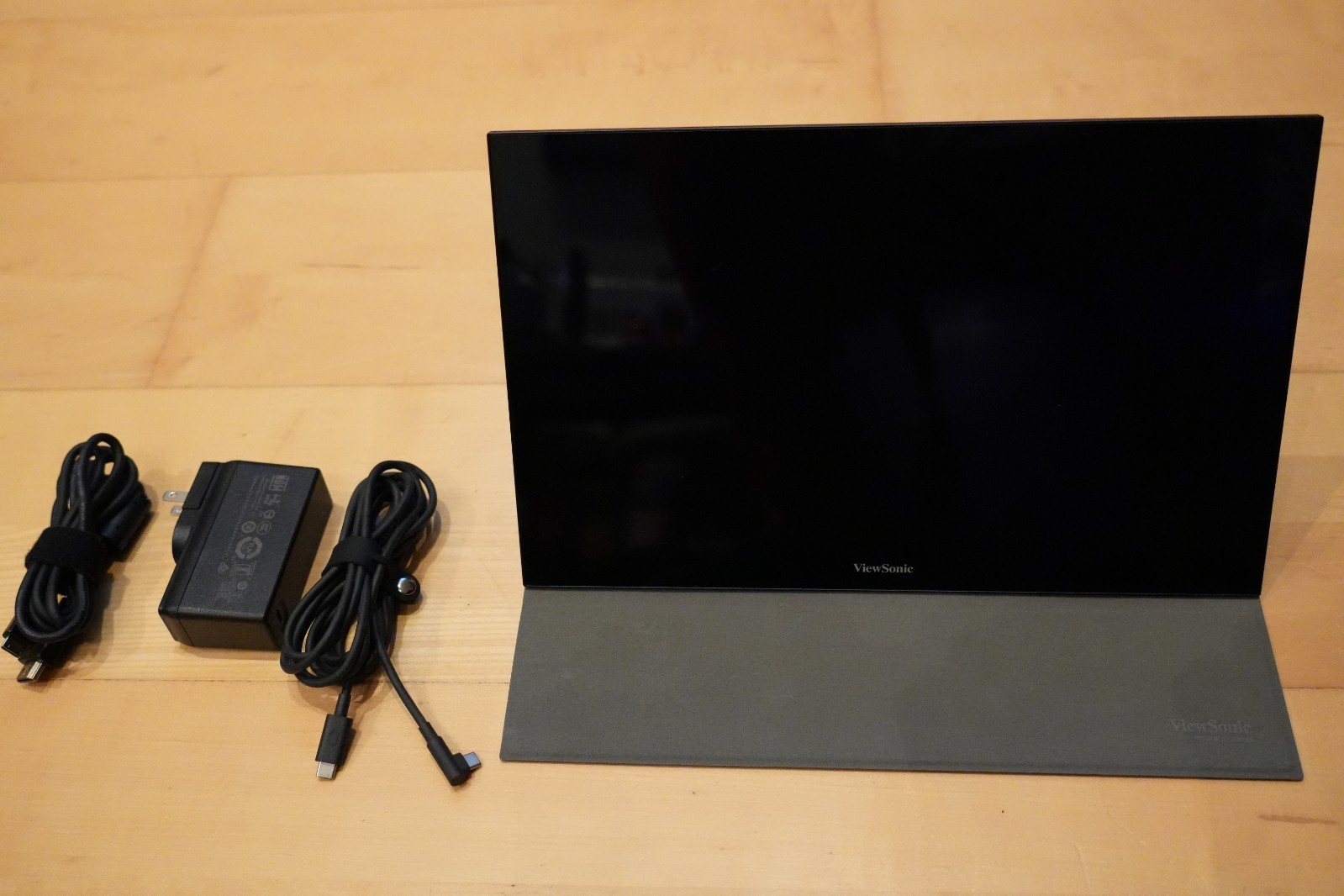 ViewSonic 15.6" 4K UHD OLED Portable Monitor 60W USB-C mini HDMI VX1655-4K-OLED