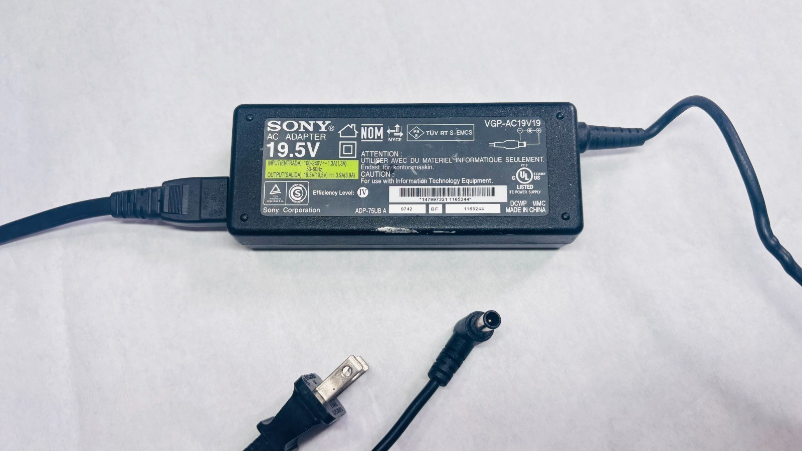 Genuine Sony OEM Power Supply AC Adapter 19.5V VGP-AC19V19 Cord Laptop