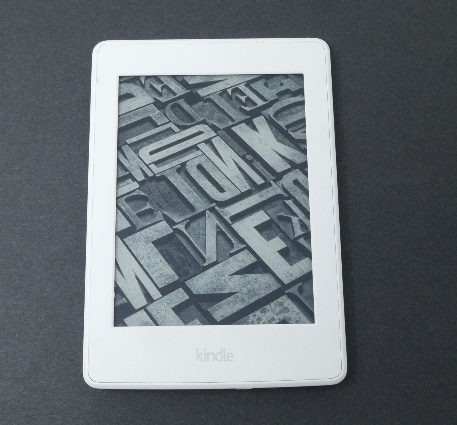 Amazon Kindle Paperwhite 3 7th Generation Ebook Reader White Model DP75SDI