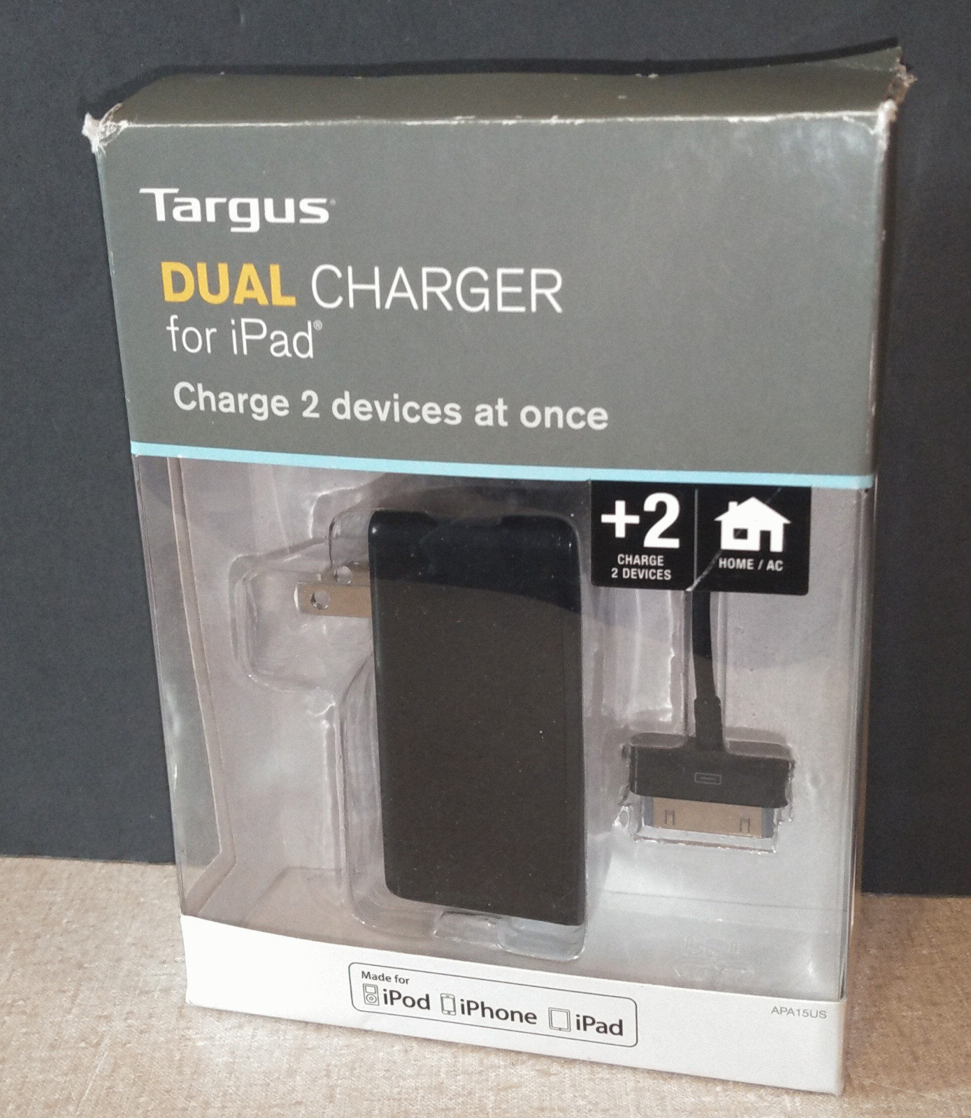 Dual Charger For iPod, iPad, iPhone 2.1 AMP  Targus APA15US  New Sealed