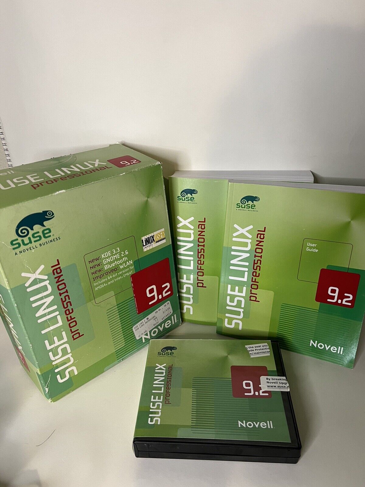 Novell SUSE LINUX Professional 9.2 Operating System Software Big Box. COMPLETE