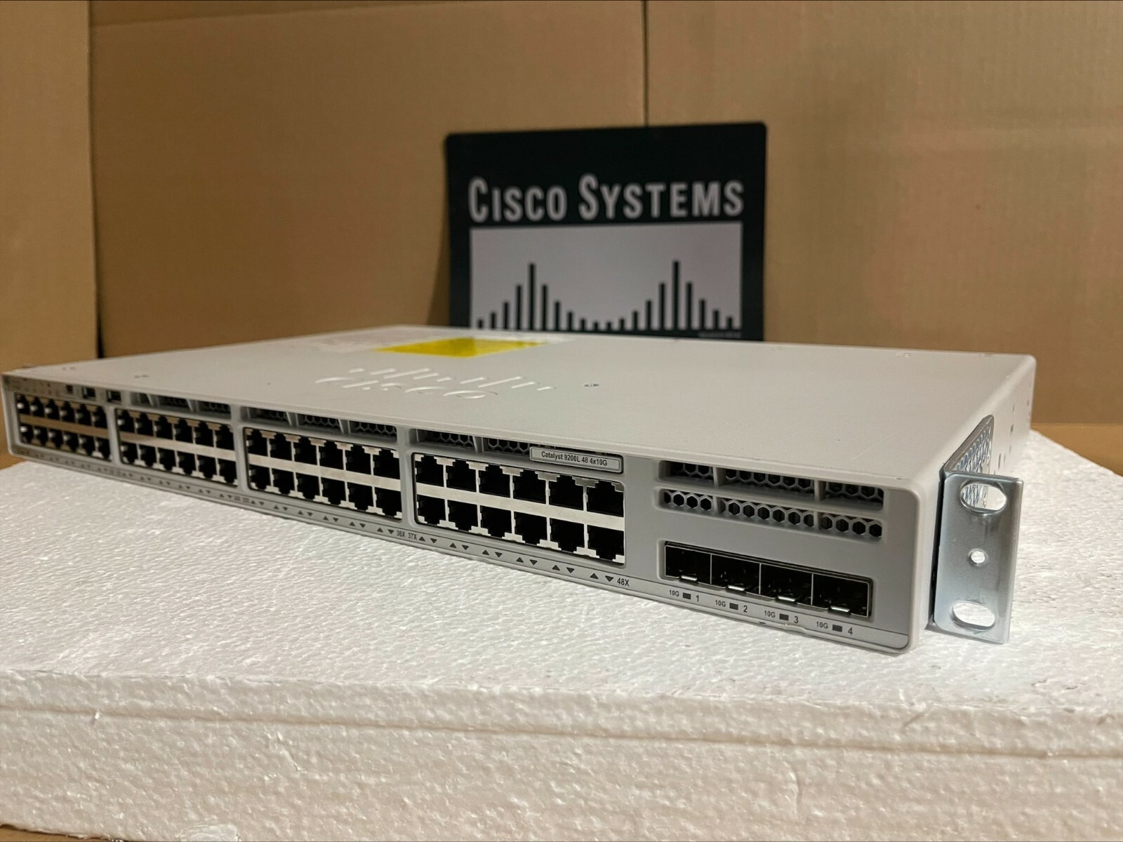 CISCO C9200L-48T-4X-E Catalyst 9200L-48T-4X Switch