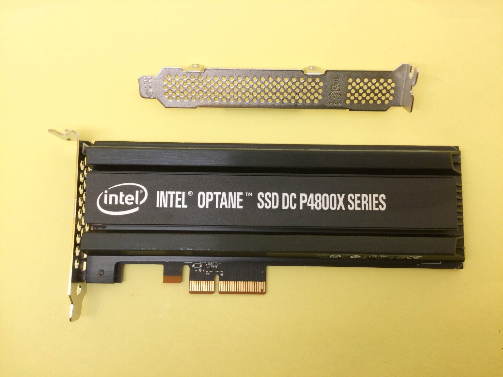 Intel Optane DC P4800X Series 750GB PCIe NVMe Solid State Drive SSDPED1K750GA