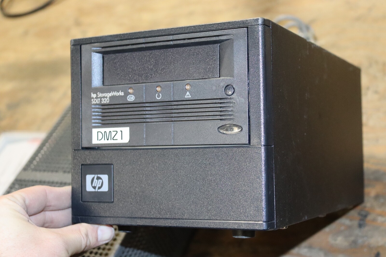 HP StorageWorks SDLT 320 Tape Drive Super DLT  30-80008-27