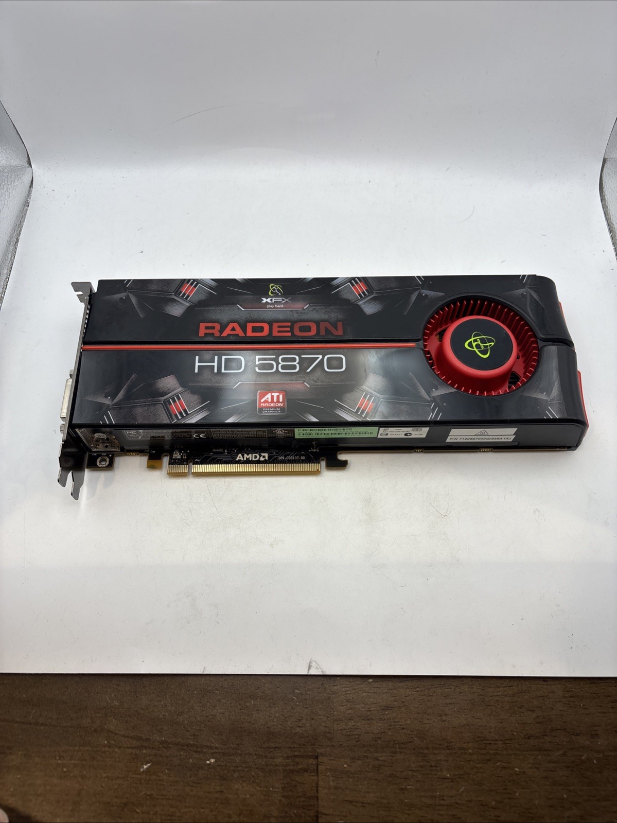 XFX ATI Radeon HD 5870 1 GB GDDR5 SDRAM PCI Express 2.1 Graphics