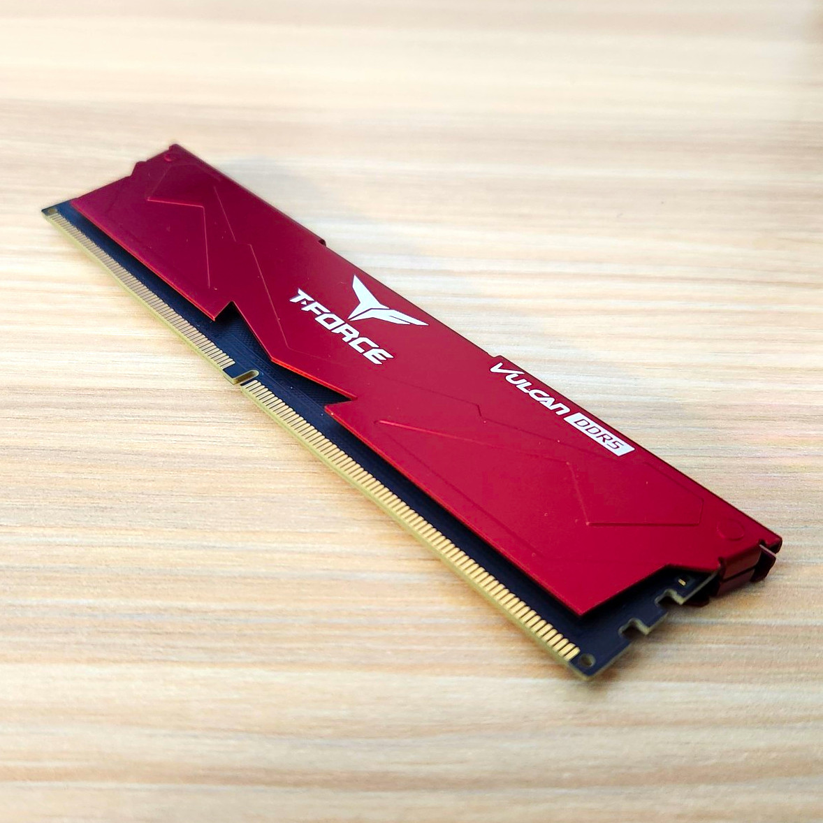 TEAMGROUP T-FORCE Vulcan DDR5 16GB DDR5-6000 CL38
