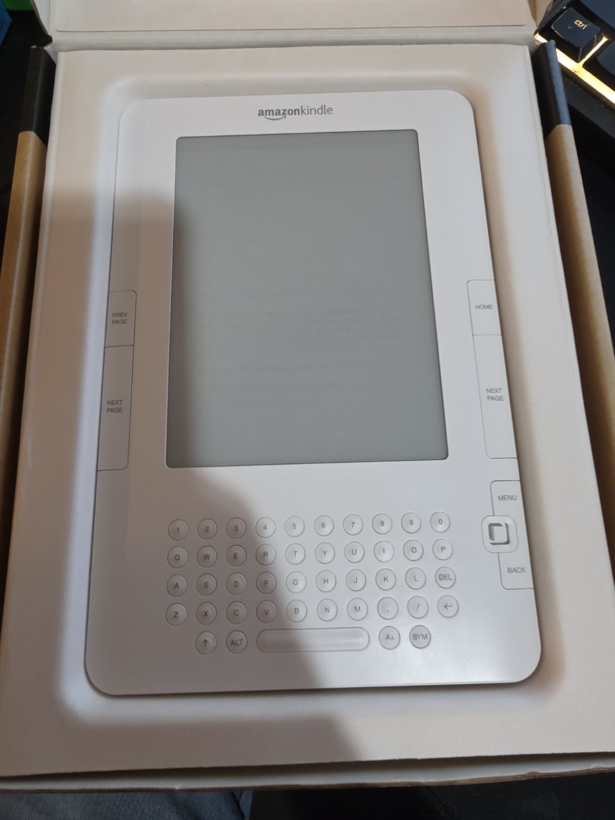 Amazon Kindle 6in eBook Reader Built-In Keyboard White New Open Box model d00701