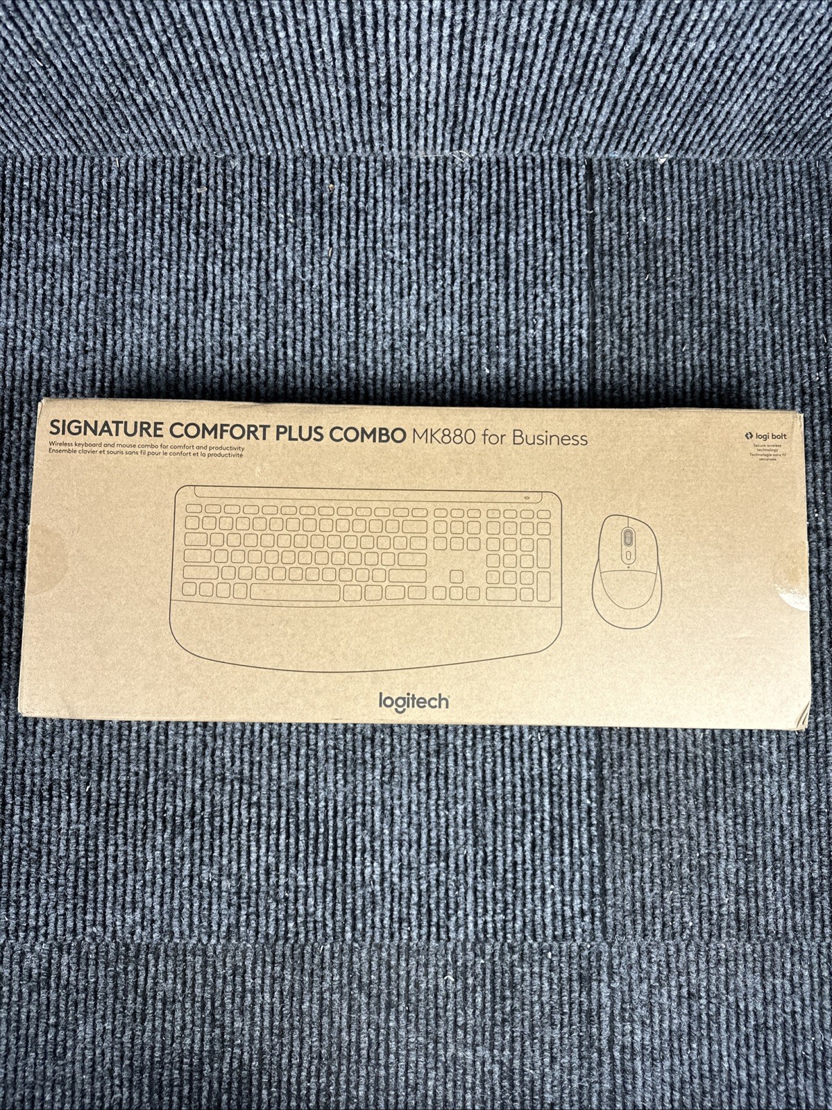 Logitech - Signature Comfort Plus Combo MK880 Wireless Keyboard and Mouse - NEW