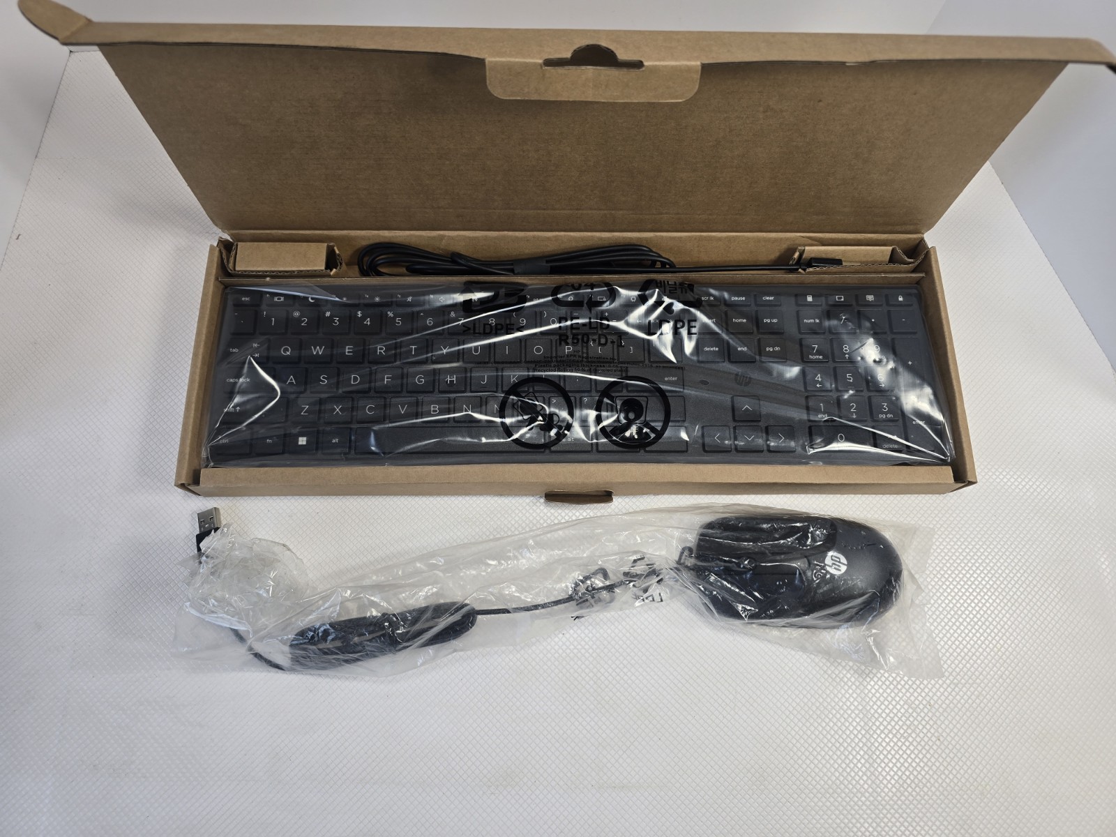 NEW Genuine HP Halley USB Keyboard L96909-001 + Halley USB Mouse L96910-001