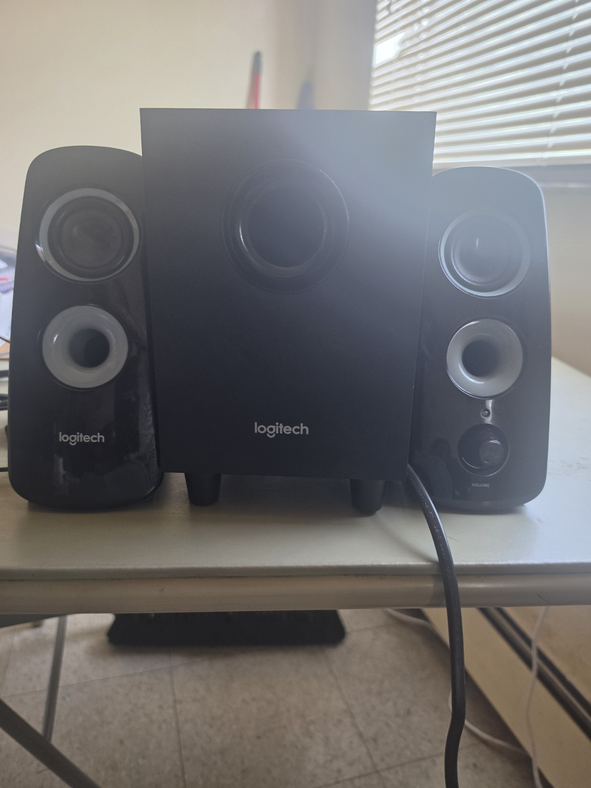 Logitech Z323 2.1 Wired Computer Speakers w/Subwoofer, RCA, Volume/Bass, Black