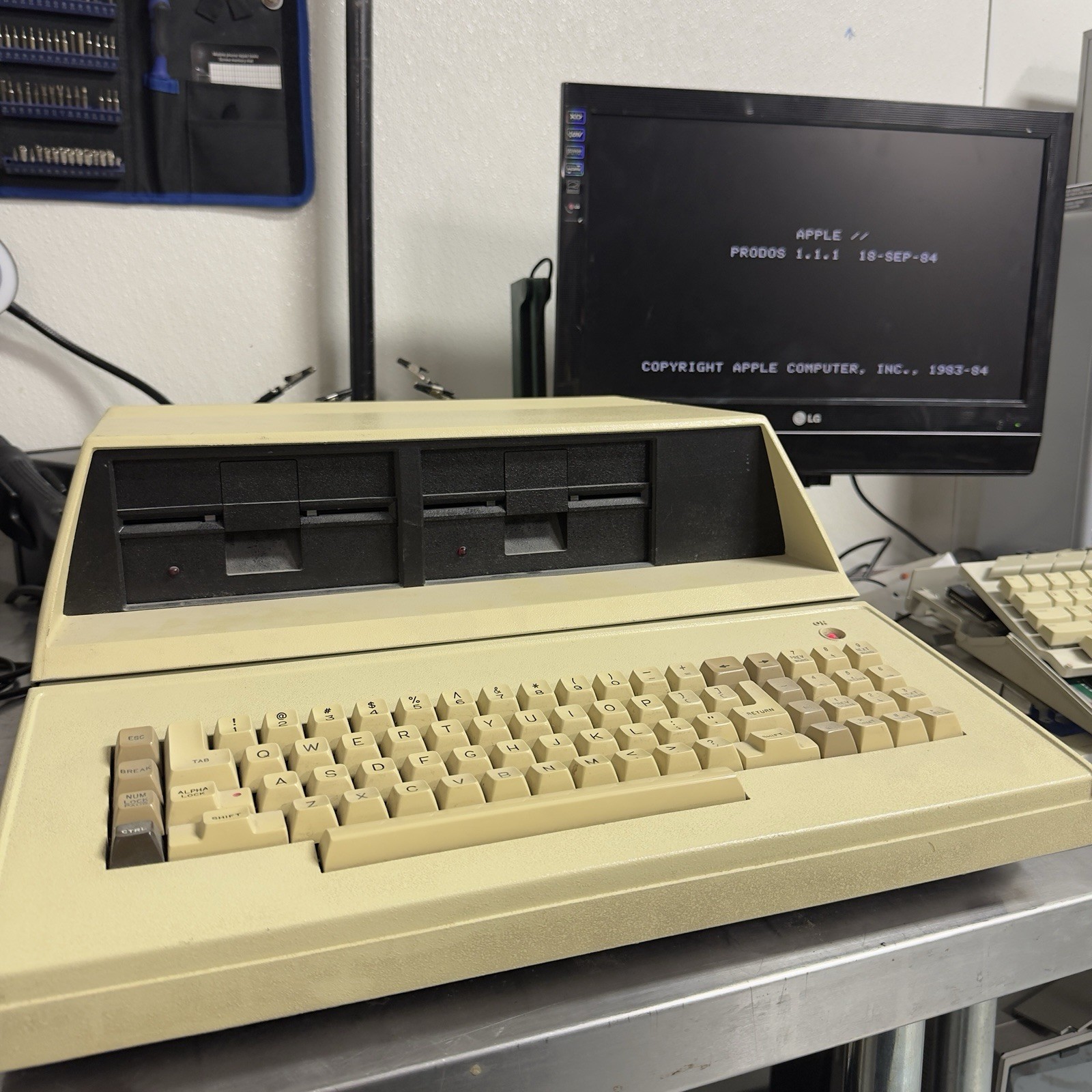 Apple II Clone Franklin Ace 1200 Computer Tested - See Description