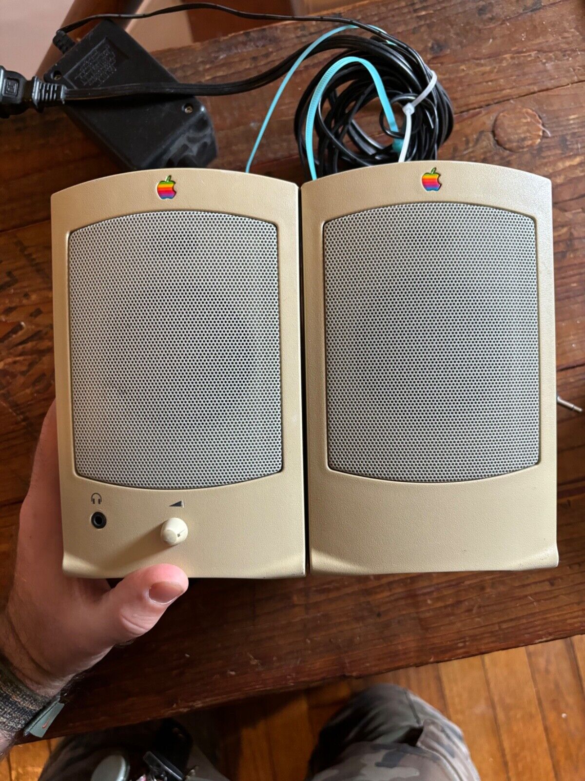Vintage Apple Design Powered Speakers - classic Mac - nice
