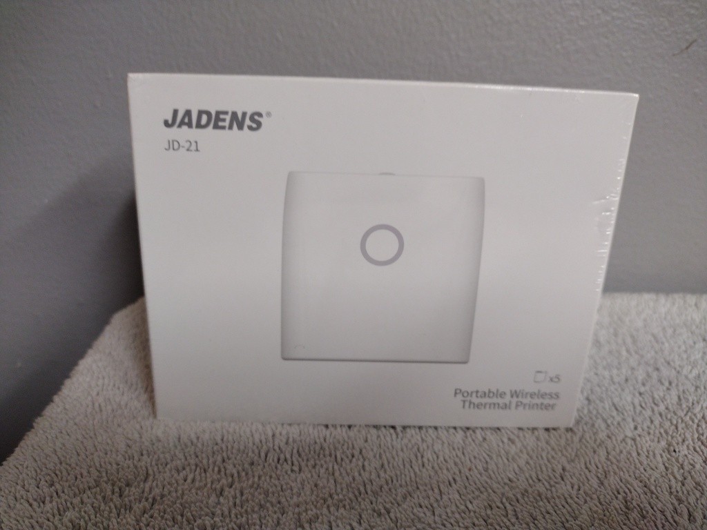 Jadens Portable Wireless Thermal Label Printer JD-21 White - New With Paper Roll